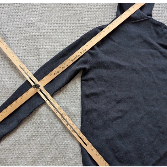 Taylor Stitch Merino Wool Zip Hoodie – Navy
Men’s Size SMALL - Picture 13 of 13